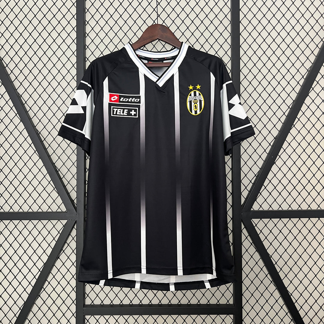 JUVENTUS 1998–1999 THIRD JERSEY