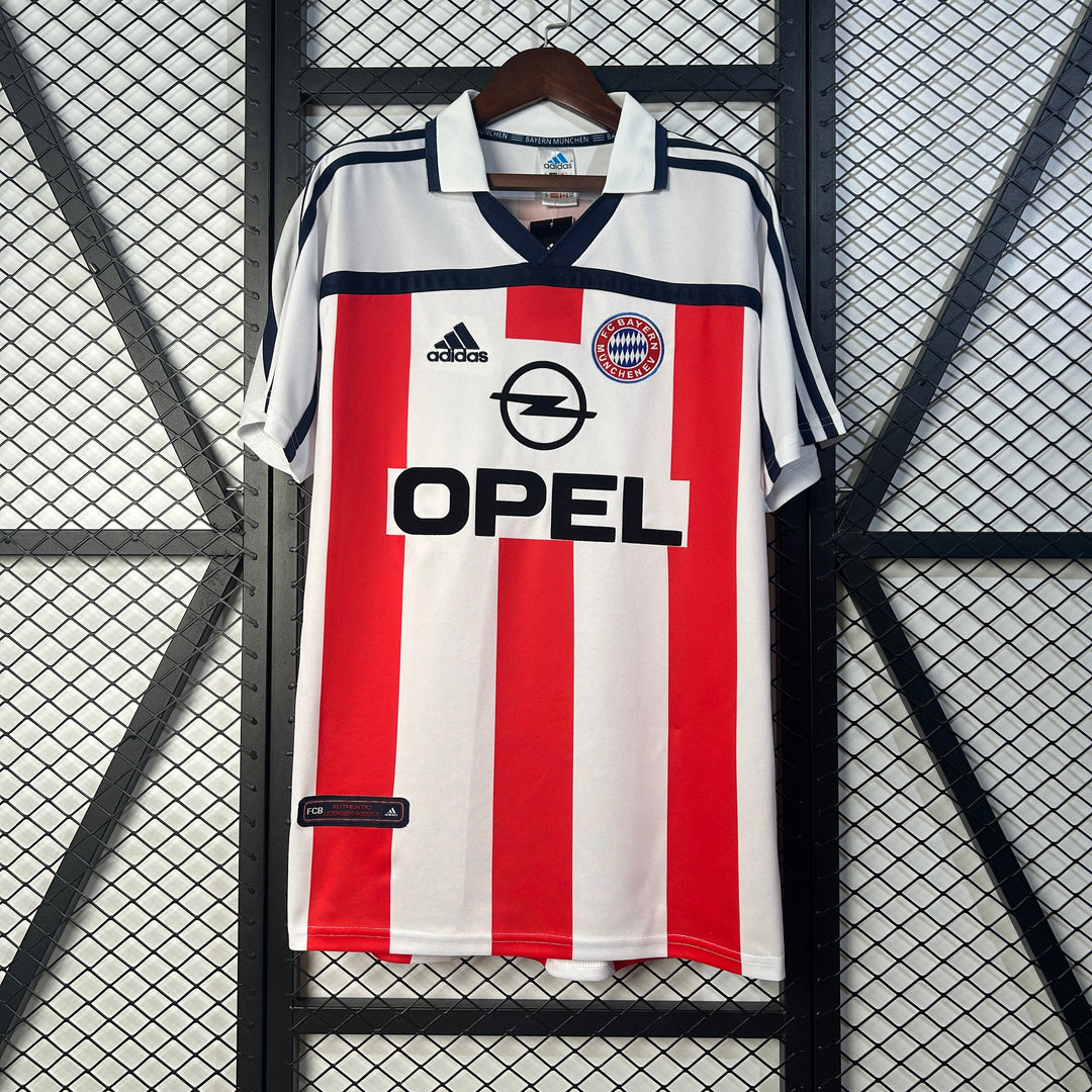BAYERN MUNICH 2000 - 2001 AWAY JERSEY