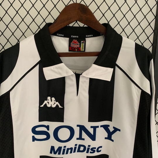 JUVENTUS 1997 - 1998 HOME JERSEY LONG SLEEVED