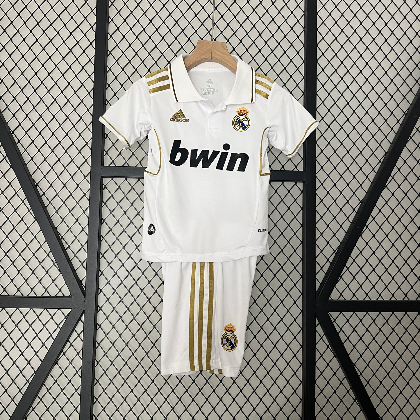 REAL MADRID 2011 - 2012 HOME JERSEY FOR CHILDREN