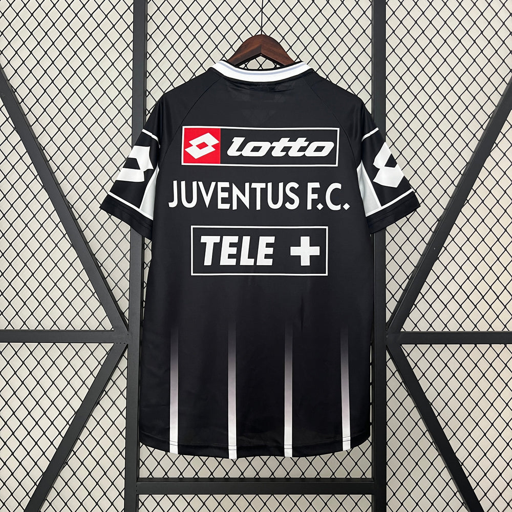 JUVENTUS 1998–1999 THIRD JERSEY