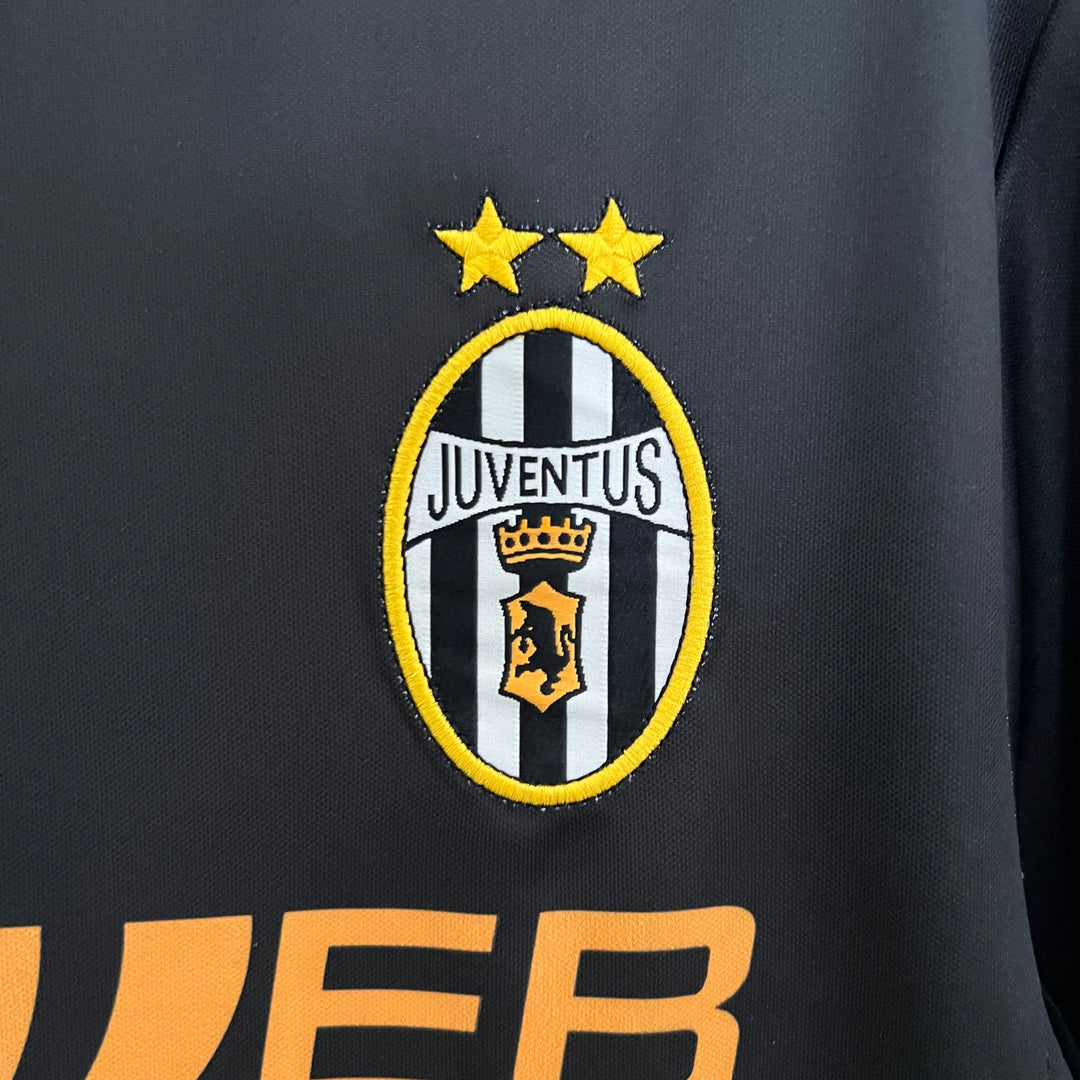 JUVENTUS 2001 - 2002 AWAY JERSEY