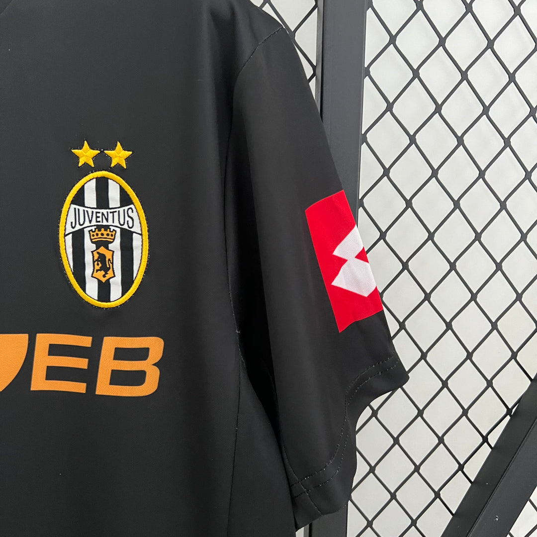 JUVENTUS 2001 - 2002 AWAY JERSEY