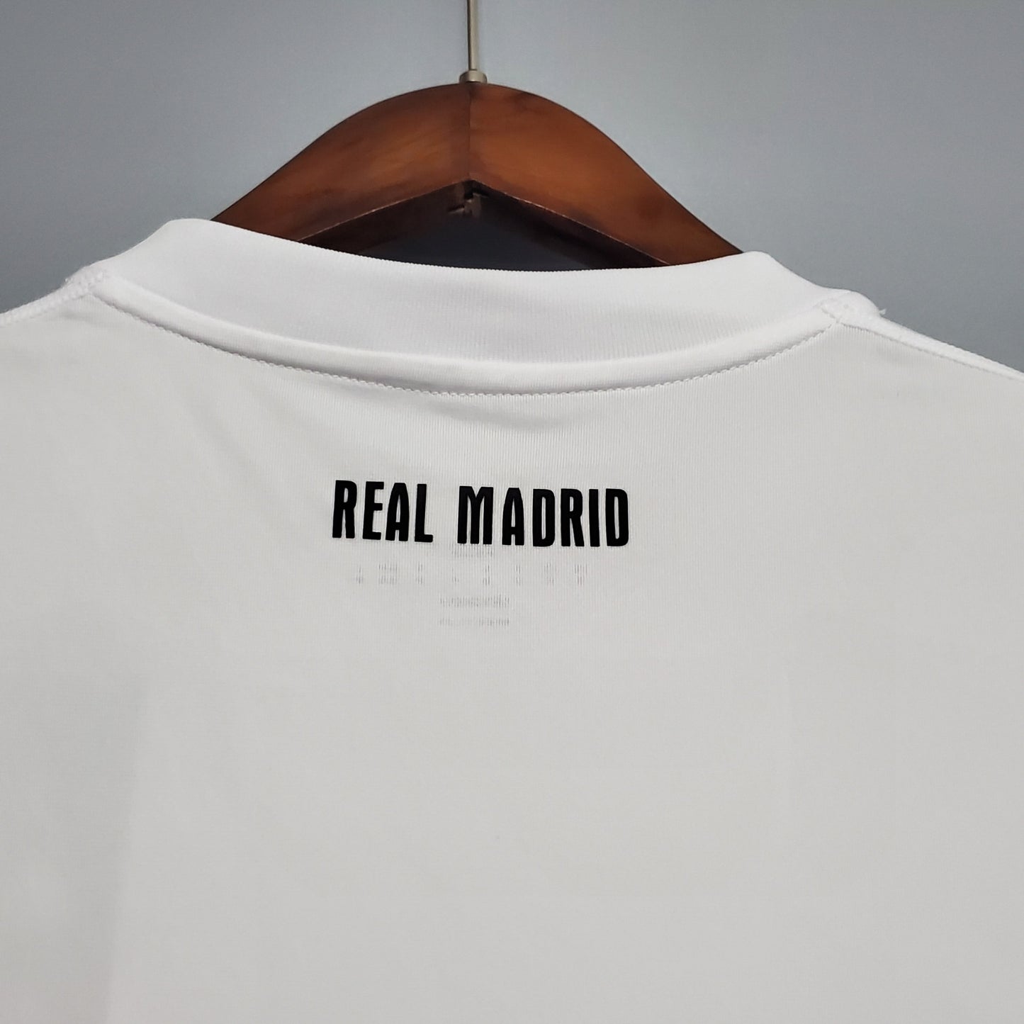 REAL MADRID 2010 - 2011 HOME JERSEY