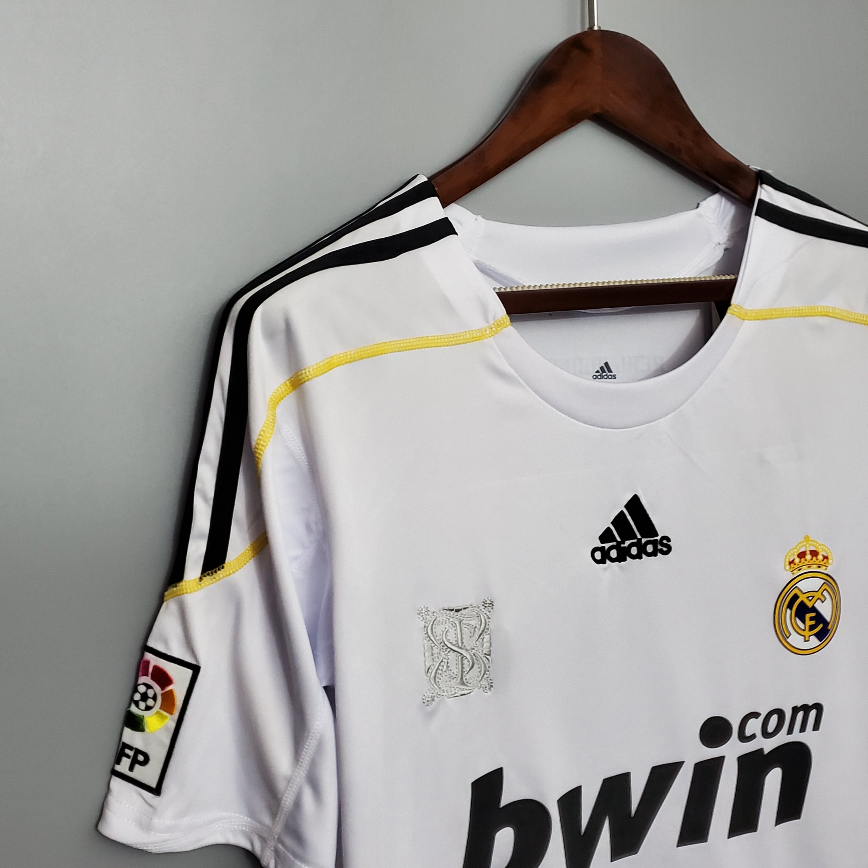 Real madrid shirt store 2009