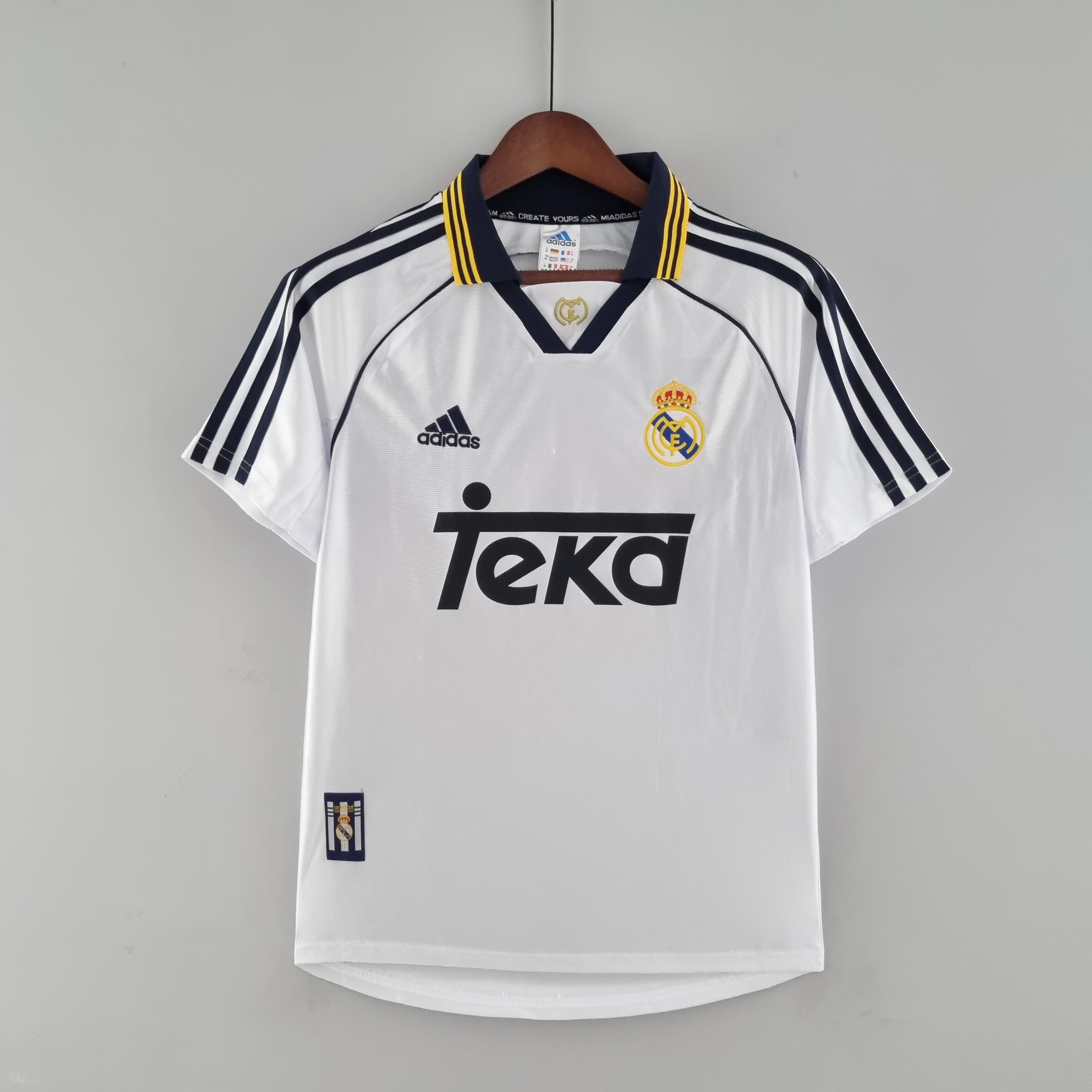 Real madrid hot sale jersey 2001