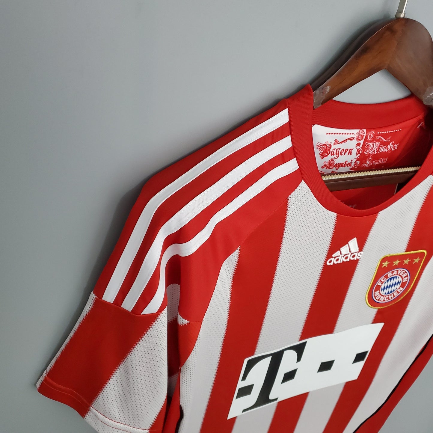 BAYERN MÜNCHEN 2010 - 2011 HOME JERSEY