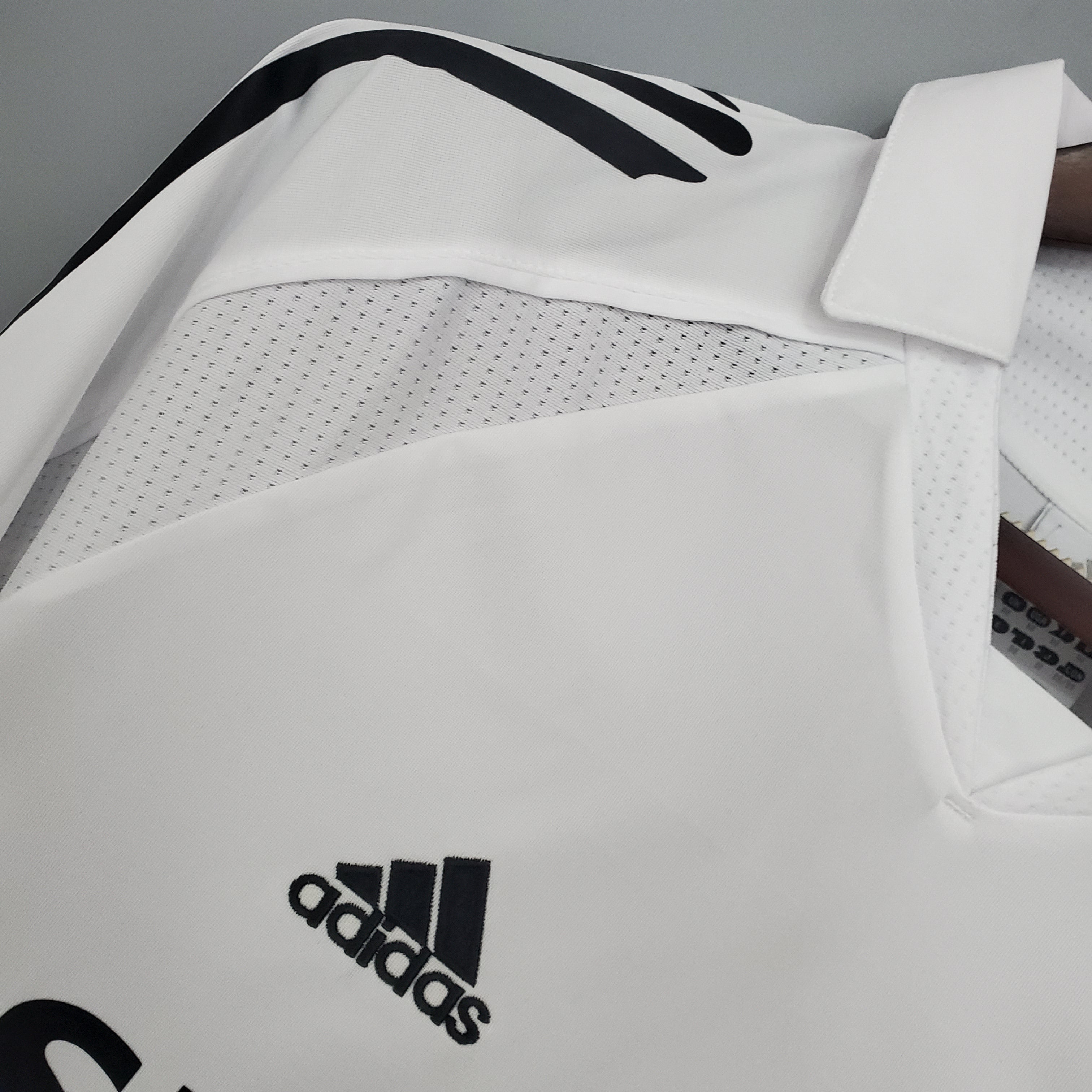 REAL MADRID 2005 - 2006 HOME JERSEY – retrokitshop.com