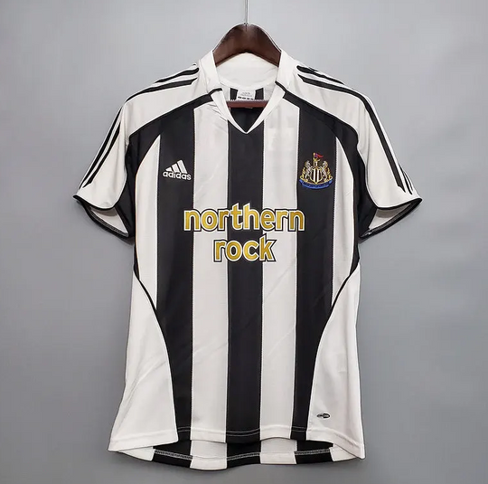 NEWCASTLE 2005 - 2006 HOME JERSEY