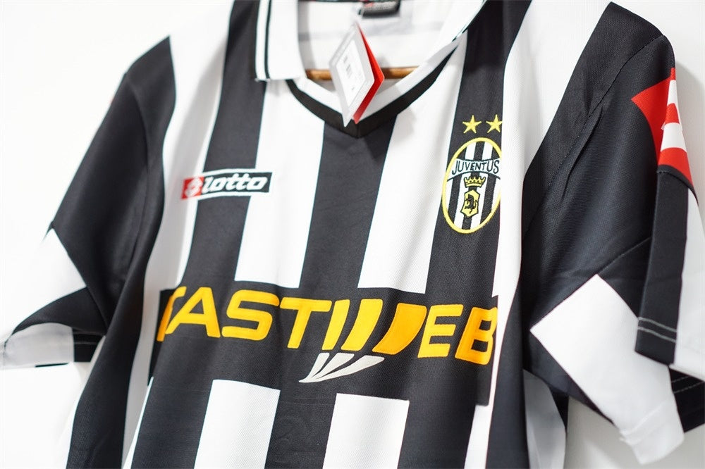 Maillot foot retro et vintage - Juventus domicile 2001/2002 – Le Maillot foot retro et vintage - Juventus domicile 2001/2002 – Le