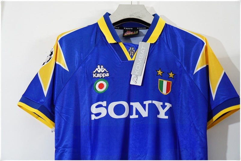 JUVENTUS 1995 - 1996 AWAY JERSEY