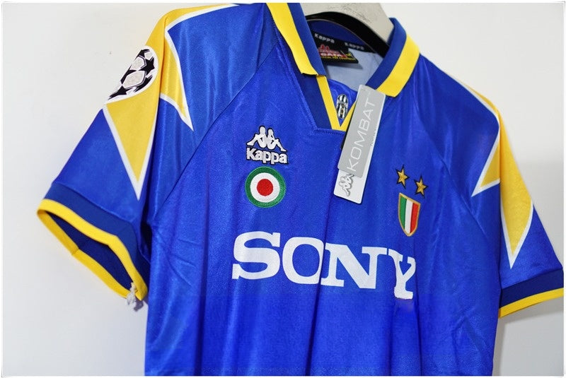 JUVENTUS 1995 - 1996 AWAY JERSEY